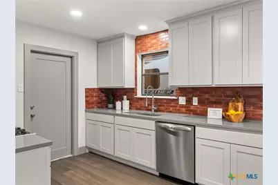 14 Country Club Circle, New Braunfels, TX 78130 - Photo 12