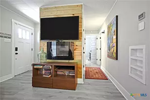 553 Scenic Dr, Canyon Lake, TX 78133 - Photo 6