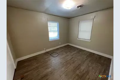 227 E Valley Road, Harker Heights, TX 76548 - Photo 8