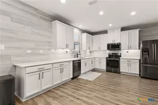 2003 Shire Meadows, New Braunfels, TX 78130 - Photo 8