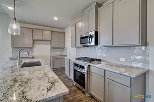 2129 Shepards St, Seguin, TX 78155 - Photo 4