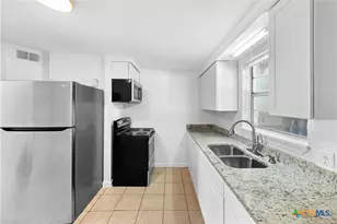 1011 Hackberry St, San Marcos, TX 78666 - Photo 8