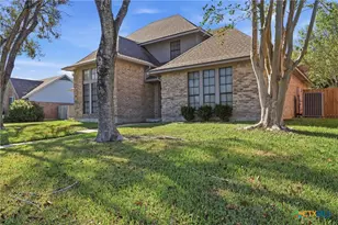 305 Windrock Dr, Victoria, TX 77904 - Photo 2