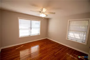 701 Gardenia Ln, Victoria, TX 77904 - Photo 16