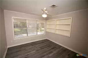 701 Gardenia Ln, Victoria, TX 77904 - Photo 12