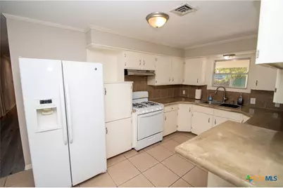 701 Gardenia Lane, Victoria, TX 77904 - Photo 6