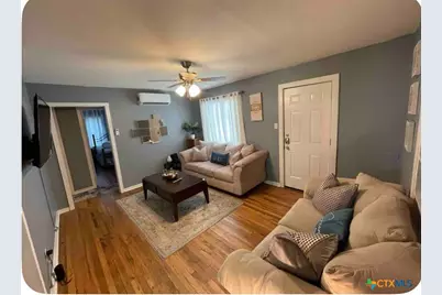 284 Perryman Street, New Braunfels, TX 78130 - Photo 4