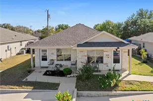 1239 Honor Ln, Temple, TX 76501 - Photo 2