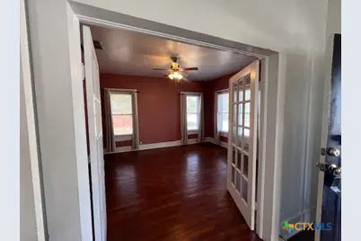 163 N Sycamore Avenue, New Braunfels, TX 78130 - Photo 4