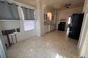 163 N Sycamore Ave, New Braunfels, TX 78130 - Photo 10