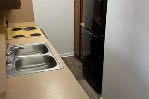 302 Palmwood Dr, Victoria, TX 77901 - Photo 4