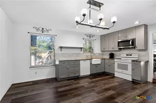 722 Stagecoach Trail, San Marcos, TX 78666 - Photo 12