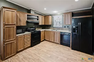 204 W Texas St, Cuero, TX 77954 - Photo 6