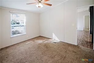 204 W Texas St, Cuero, TX 77954 - Photo 12