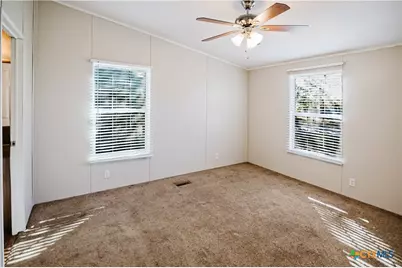 204 W Texas Street, Cuero, TX 77954 - Photo 10