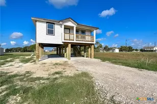 544 Buckskin Dr, Palacios, TX 77465 - Photo 2