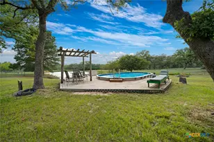 190 Turnaround Rd, Seguin, TX 78155 - Photo 16
