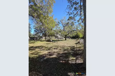 878 E Torrey Street, New Braunfels, TX 78130 - Photo 8