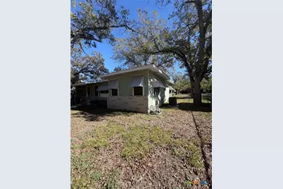 878 E Torrey Street, New Braunfels, TX 78130 - Photo 4