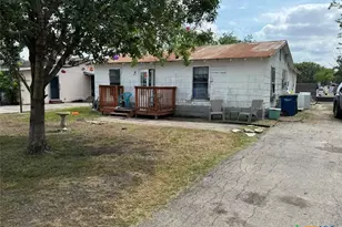 145 N Kowald Ln, New Braunfels, TX 78130 - Photo 2