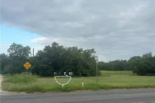 104 W Curry St, Florence, TX 76527 - Photo 2