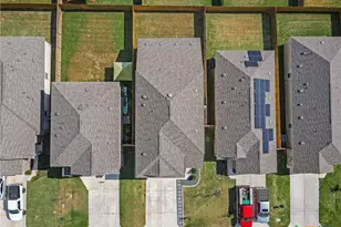 141 Rowdy Yates Wy, Jarrell, TX 76537 - Photo 30