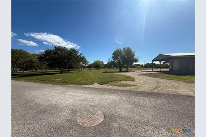 407 Oakland Avenue, Seadrift, TX 77983 - Photo 10