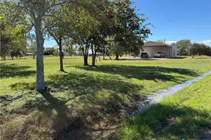 407 Oakland Ave, Seadrift, TX 77983 - Photo 12
