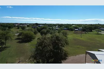 407 Oakland Avenue, Seadrift, TX 77983 - Photo 4