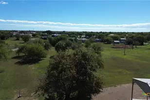 407 Oakland Ave, Seadrift, TX 77983 - Photo 4