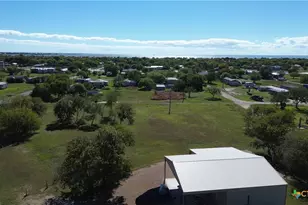 407 Oakland Ave, Seadrift, TX 77983 - Photo 2