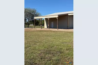 407 Oakland Avenue, Seadrift, TX 77983 - Photo 6