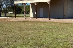 407 Oakland Ave, Seadrift, TX 77983 - Photo 6