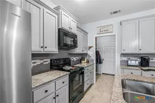 711 Mason Cir, Victoria, TX 77904 - Photo 10