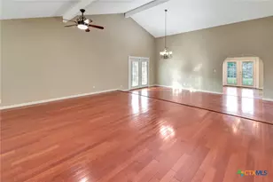 608 Chimney Rock Dr, Victoria, TX 77904 - Photo 2