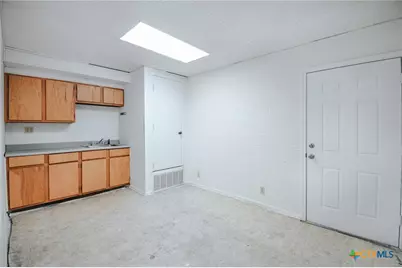 305 N Laurent Street, Victoria, TX 77901 - Photo 18