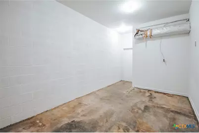 305 N Laurent Street, Victoria, TX 77901 - Photo 26