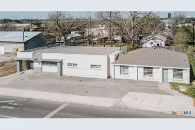 305 N Laurent Street, Victoria, TX 77901 - Photo 4