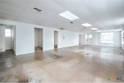 305 N Laurent Street, Victoria, TX 77901 - Photo 28