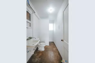 305 N Laurent Street, Victoria, TX 77901 - Photo 34