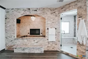 194 Panorama Ln, Victoria, TX 77905 - Photo 30