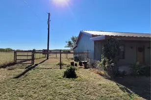 226 Fm 1107, Stockdale, TX 78160 - Photo 6