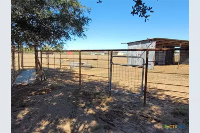 226 Fm 1107, Stockdale, TX 78160 - Photo 4