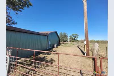 226 Fm 1107, Stockdale, TX 78160 - Photo 24