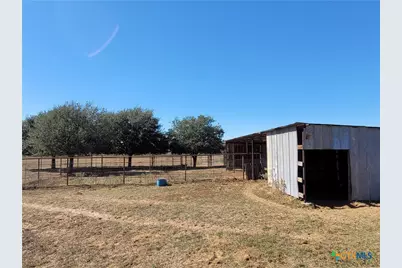 226 Fm 1107, Stockdale, TX 78160 - Photo 8