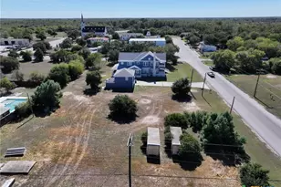 909 Power St, Refugio, TX 78377 - Photo 4