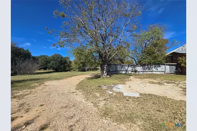 102 E Main Street, Gatesville, TX 76528 - Photo 14