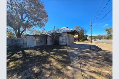 102 E Main Street, Gatesville, TX 76528 - Photo 4