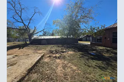 102 E Main Street, Gatesville, TX 76528 - Photo 6
