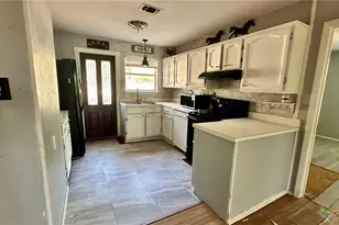 399 Scenic Terrace Dr, Canyon Lake, TX 78133 - Photo 14